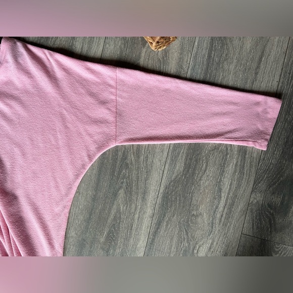 Uget Pink hi low hem dropped shoulder Dolman Sleeve Sweater size S - Picture 6 of 9